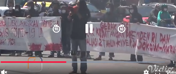 Puluhan mahasiswa menggelar aksi unjuk rasa menolak kedatangan Presiden Jokowi ke Sulawesi Selatan (Sulsel) pada Rabu (20/10/2021). (Ist)