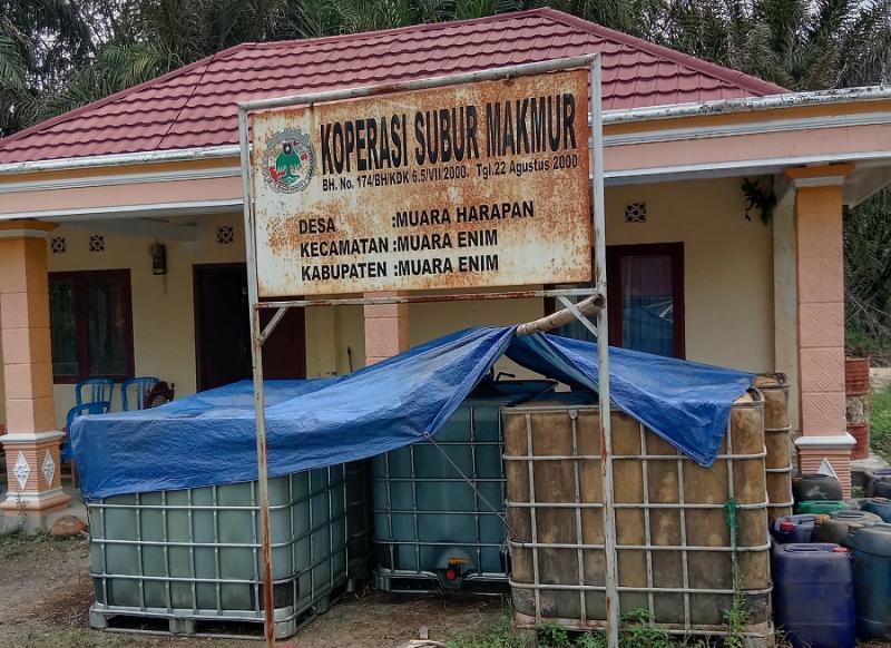 Kantor Koperasi Petani Sawit Rakyat, Subur Makmur, Muara Enim, Sumatera Selatan (Foto. Ade)
