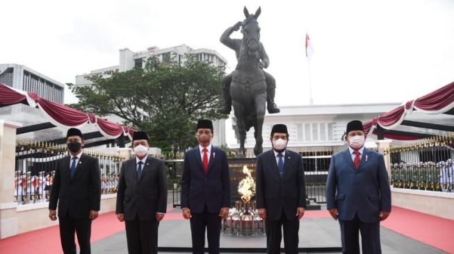 Presiden Joko Widodo meresmikan patung Soekarno di Kemhan (Dok.Kemhan.go.id)
