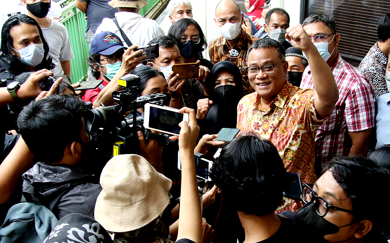 Majelis Hakim Pengadilan Negeri Jakarta Selatan (PN Jaksel) menjatuhkan vonis 10 bulan penjara kepada aktivis Kesatuan Aksi Menyelamatkan Indonesia (KAMI), Jumhur Hidayat. (Robinsar Nainggolan)