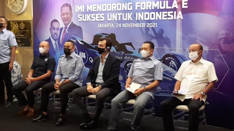 Ikatan motor indonesia atau IMI, mendorong suksesnya penggelaran Formula Elektronik yang akan diselenggarakan di jakarta pada tahun 2022 mendatang.