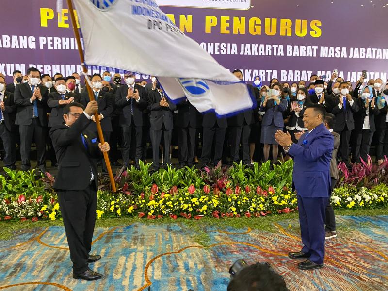 Ketua umum PERADI Otto Hasibuan dalam acara pelantikan Pengurus DPC PERADI Jakbar (Foto: Istimewa)