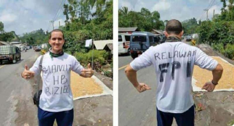 Viral wisatawan asing disebut ingin gabung jadi relawan FPI. Sumber : Twitter @Helmi_Felis 