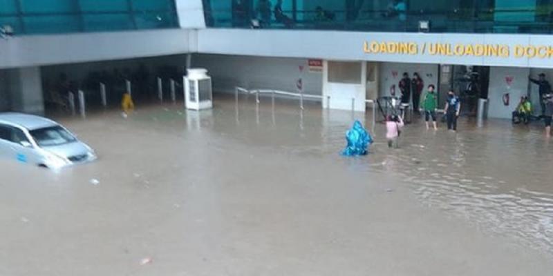 Kawasan bandara soekarno hatta banjir. (istimewa)