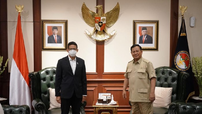 Ini Reaksi Prabowo Ditemui Sandi di Tengah Polemik dengan Kamrussamad. (Detik).