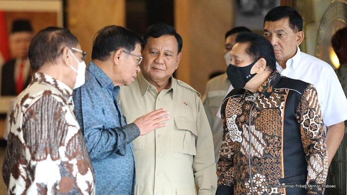 Menhan Prabowo Subianto bertemu dengan Hendropriyono hingga Agum Gumelar. (Dok. Kemhan)