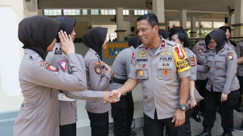 Kapolda Maluku Utara Irjen Risyapudin Nursin digugat mantan Polwan yang dipecat karena kasus selingkuh (jurnal34news)