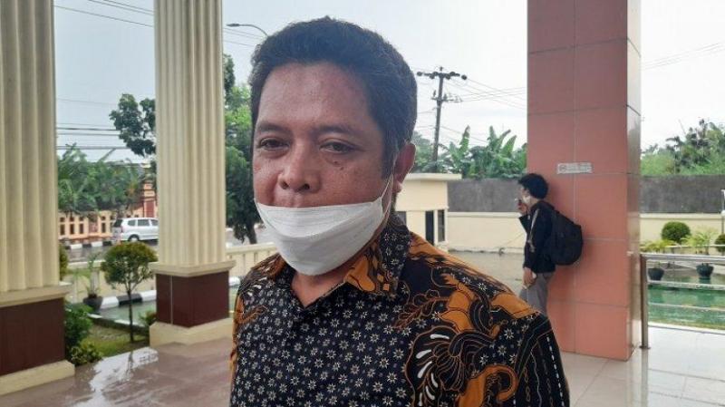 Eks Kabiro Kesra Banten Irvan Santoso divonis 4 tahun 4 bulan penjara karena korupsi dana hibah Ponpes (Tribun)