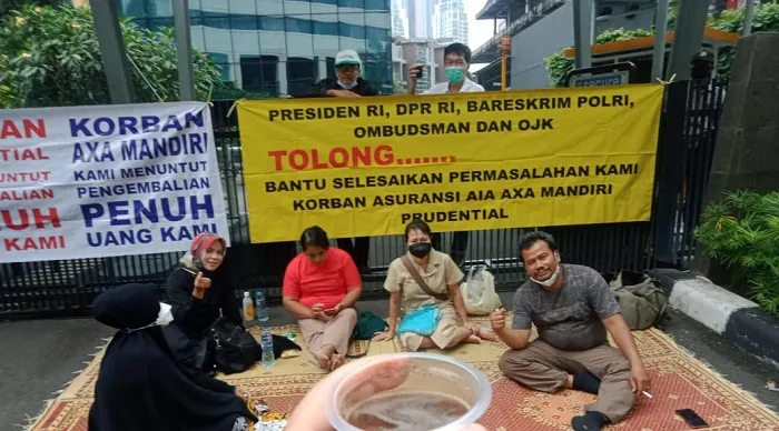 Aksi protes nasabah unit link (INews)