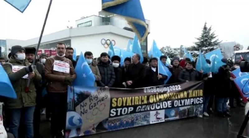 Seruan Musiim Uighur di Turki Boikot Olimpiade Beijing China. (Gelora).
