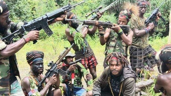Anggota KKB di Intan Jaya, Papua. Foto:palu.tribunnews.com