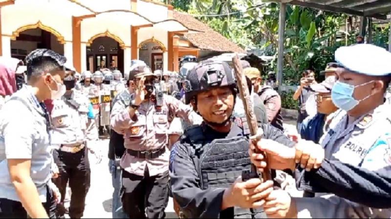 Kapolda Jateng bantah kerahkan ribuan polisi ke Desa Wadas (viva)