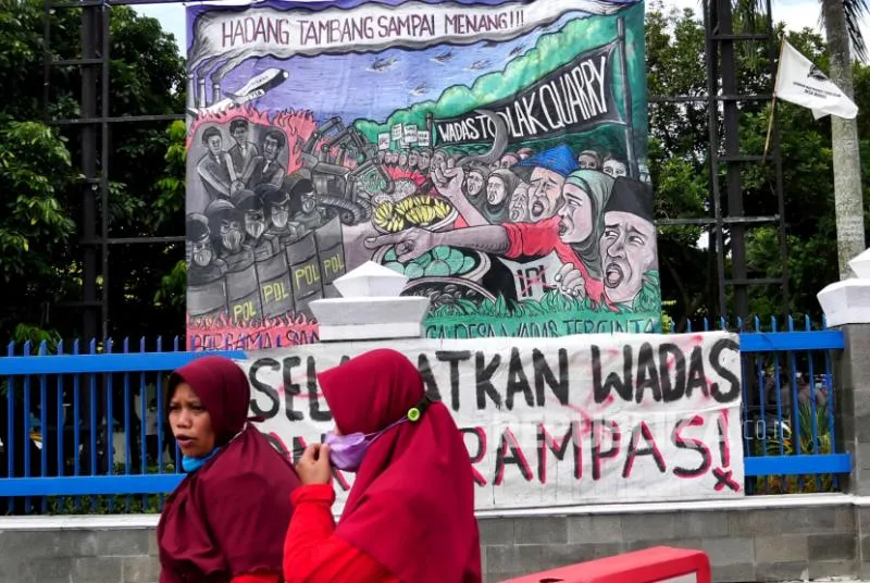 Aksi penolakan warga Desa Wadas (Republika)