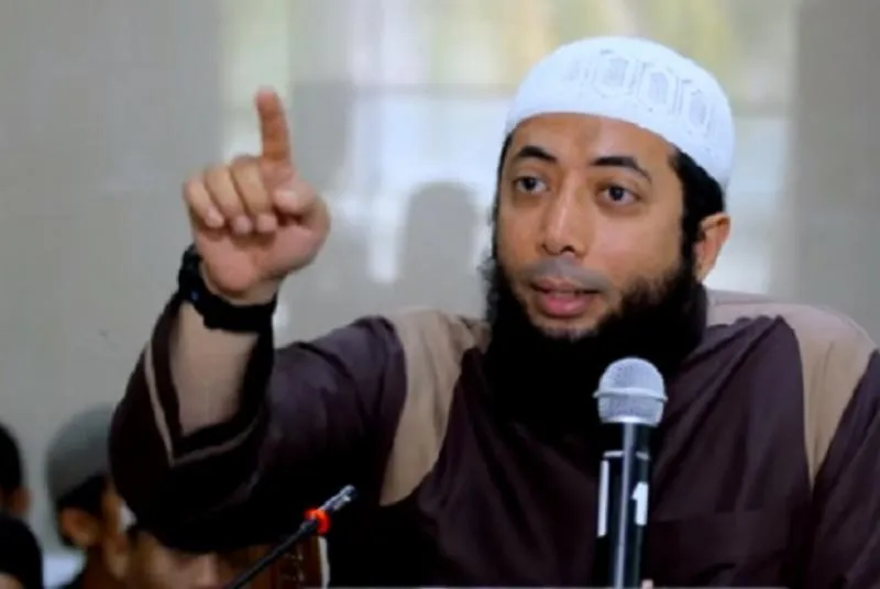 Ustaz Khalid Basalamah disebut mengharamkan wayang.  Foto: Tangkapan layar