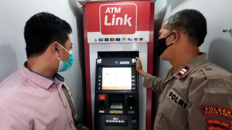 Ilustrasi.Modus Ganjal ATM dan Nomor Call Center Palsu di Duren Sawit Jaktim