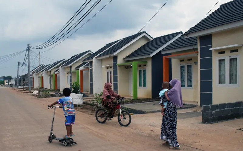 Penyaluran KPR Subsidi BTN. PT Bank Tabungan Negara (Persero) Tbk berhasil menyalurkan KPR FLPP mencapai 13.192 unit sampai akhir Januari 2022, atau jauh lebih tinggi dibandingkan periode yang sama tahun lalu sebesar 2.302 unit. BTN adalah ujung tombak pemerintah dalam program penyediaan rumah rakyat khususnya bagi kelompok masyarakat menengah bawah. Perumahan bersubsidi diantaranya ada didi kompleks perumahan subsidi Griya Srimahi Indah, Tambun Utara, Kabupaten Bekasi, Jawa Barat dan Perumahan 