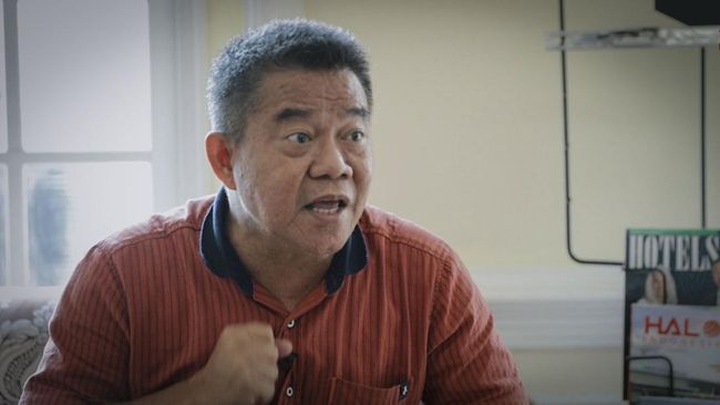 Brigjen Junior Tumilaar ditahan karena bertugas tanpa perintah. Dia memohon ampun dan merasa bersalah membela rakyat Bojong Koneng yang digusur Sentul City. (Foto: 20detik)  Baca artikel CNN Indonesia 