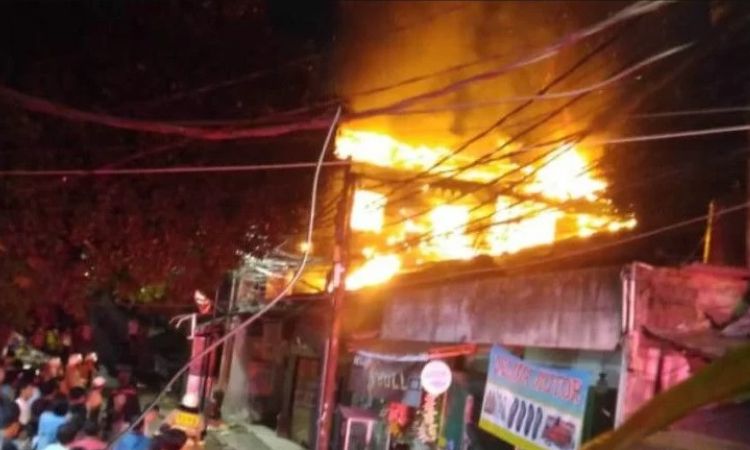 Kebakaran Perumahan warga di Kebayoran baru tewaskan ibu dan 2 balitanya (Pikiran Rakyat)