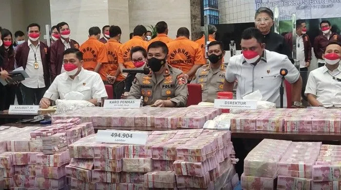 Polisi menagkap jaringan pengedar uang palsu di Jaktim (Net)