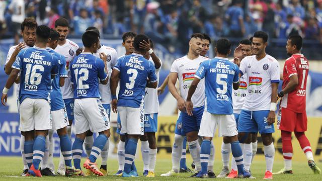 Persib Bandung gagal juara Liga 1 usai ditahan imbang Pesik Kediri (bola)