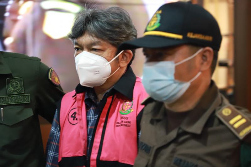 AB, tersangka baru dalam kasus dugaan korupsi pengadaan pesawat Garusa Indonesia (dok. Kejagung)