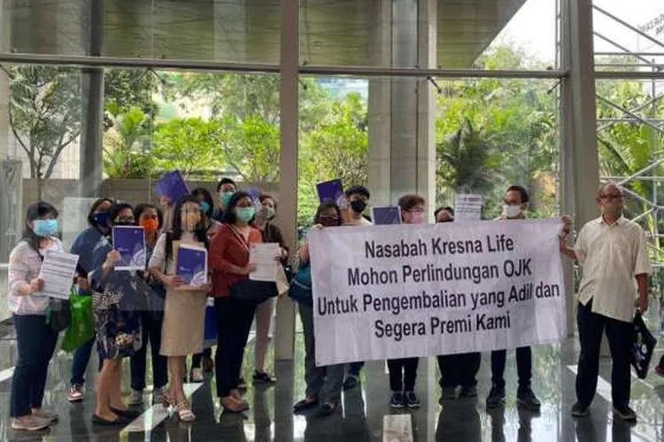 Nasabah Kresna Life Bakal menuntut OJK (Kompas)