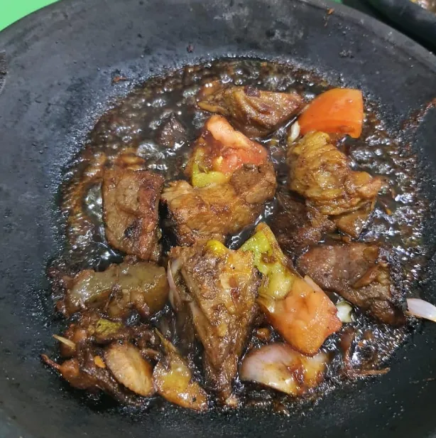 Iga Bakar si Jangkung yang terkenal di Bandung (instagram/@ardyimec322)