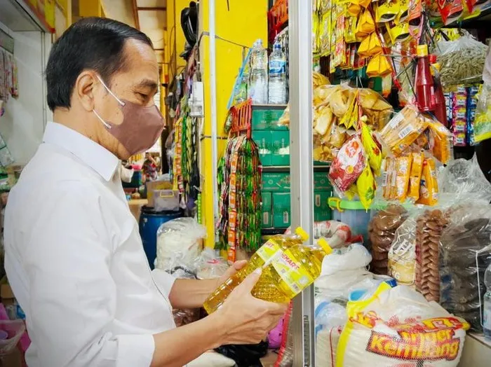 Kebijakan Larangan Ekspor CPO, Diakui gagal turunkan harga minyak goreng (detik)