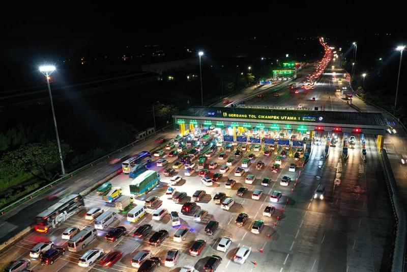 Polisi terapkan contraflow 2 jalur di KM 47 Tol Japek (bisnis)