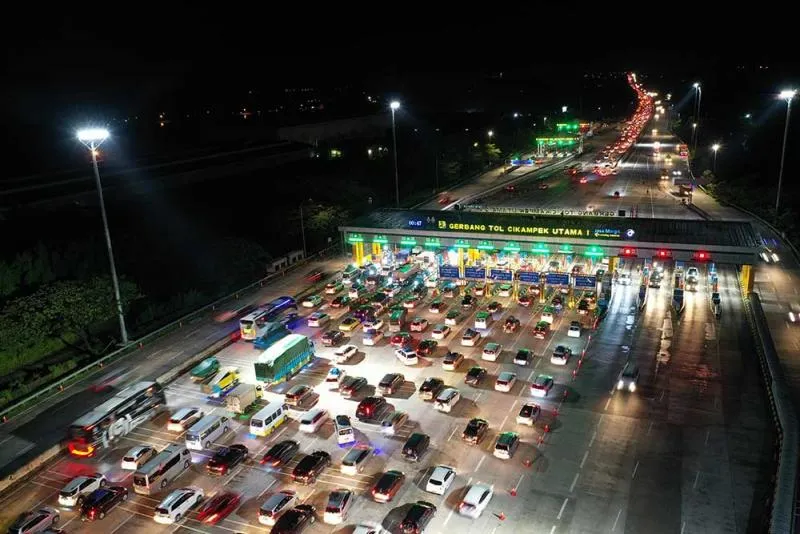 Polisi terapkan contraflow 2 jalur di KM 47 Tol Japek (bisnis)