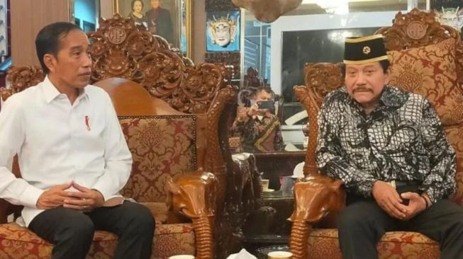 Presiden Jokowi dibuat kaget oleh Hendropriyono (suara)