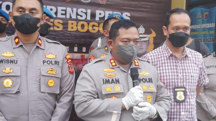 Polisi merilis penangkapan tersangka penculikan anak di Bogor hingga Jaksel. (Solihin/detikcom)