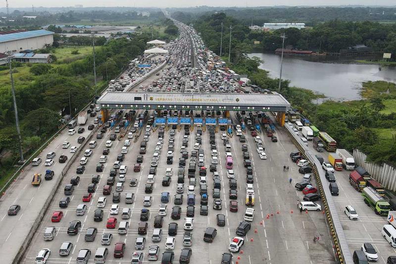 Perhatian! Ini Jadwal dan Titik Lokasi One Way Tol Mudik Lebaran 2023. (bisnis)