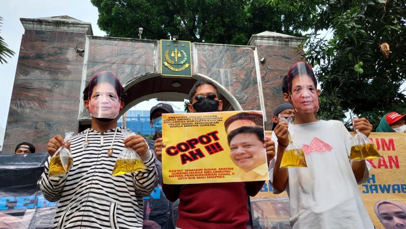 Massa HMI demo desak Kejagung usut kasus mafi Migor dan mendesk Jokowi copot Airlangga Hartarto (ist)