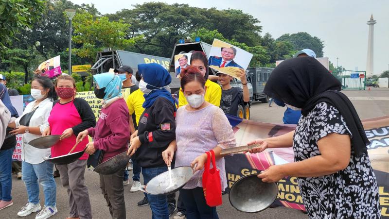 Massa BKR dan Emak-emak gelar aksi demo desak usut tuntas kasus mafia minyak goreng dan copot Airlangga Hartarto (ist)