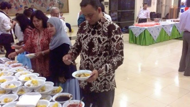 Undang Tukang Bakso Makan Malam di Balai Kota, Anies Sindir Megawati? (Istimewa).