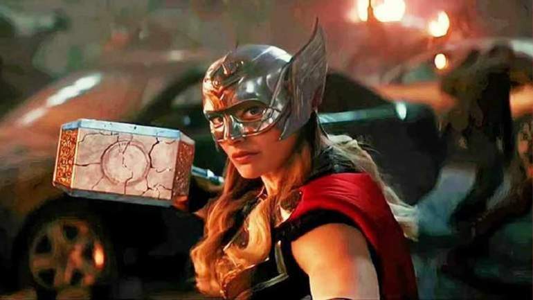 Natalie Portman berperan menjadi Mighty Thor (Foto: Istimewa)