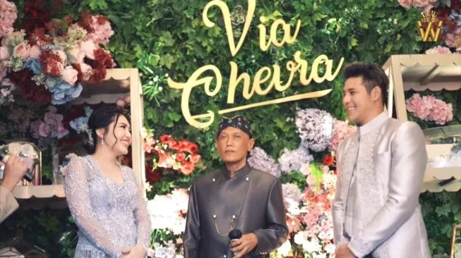Via Vallen deg-degan jelang prosesi pernikahan (suara)