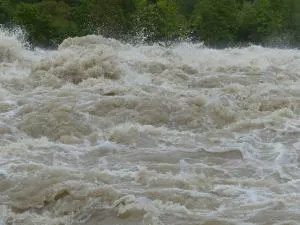 165 Orang Tewas & 1.384 Hilang Terdampak Banjir Bandang di Nepal-Tibet
