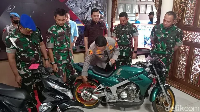 Motor yang digunakan pelaku saat menembak istri TNI di Semarang (detik)