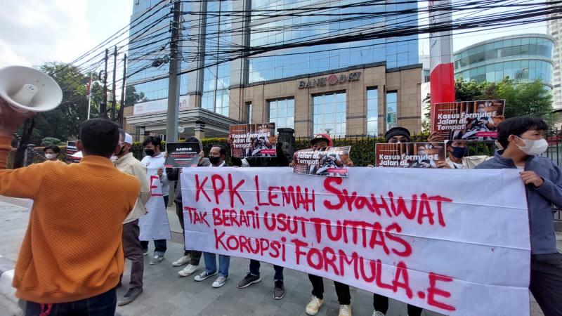 Massa Sapu lawan Koruptor gelar aksi tolak lupa kasus Formula E di Bank DKI (net)