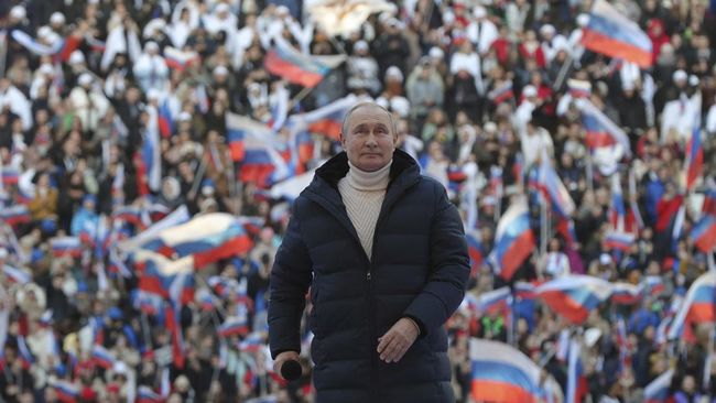 Putin dan Warganya (Sputnik Via Reuters)