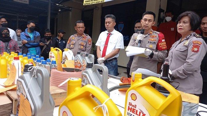 Hasil tangkapan Polisi Oli palsu di Bekasi Timur (Kompas)