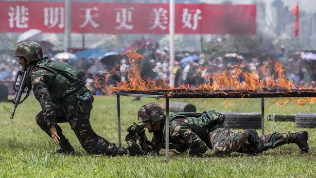Sejak Pekan Lalu Pasukan Militer China Tiba di Rusia, Ada Apa Ini? (CNNIndonesia.com).
