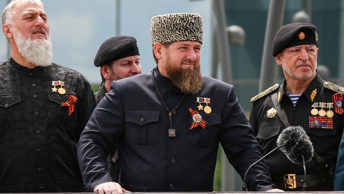 Ramzan Kadyrov: Harusnya Rusia Pakai Senjata Nuklir di Ukraina! (Reuters)
