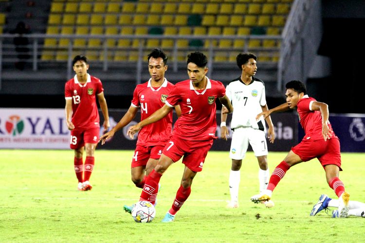 Potret Timnas U20 Indonesia vs Timor Leste pada pertandingan pertama Grup F Kualifikasi Piala Asia U20 2023 di Stadion Gelora Bung Tomo, Surabaya, pada Rabu (14/9/2022) malam WIB (Kompas.com)
