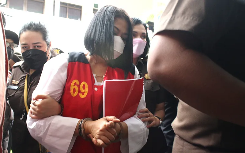 Sidang kasus pembunuhan Brigadir Yoshua alias Brigadir J yang melibatkan Putri Candrawathi Sambo dan beberapa orang digelar hari ini di PN Jakarta Selatan, Jakarta, Senin (17/10/2022). Sidang perdana Putri Candrawathi yang dipimpin Wahyu Iman Santoso sebagai ketua majelis hakim, didampingi Morgan Simanjutak dan Alimin Ribu Sujono sebagai anggota. Robinsar Nainggolan
