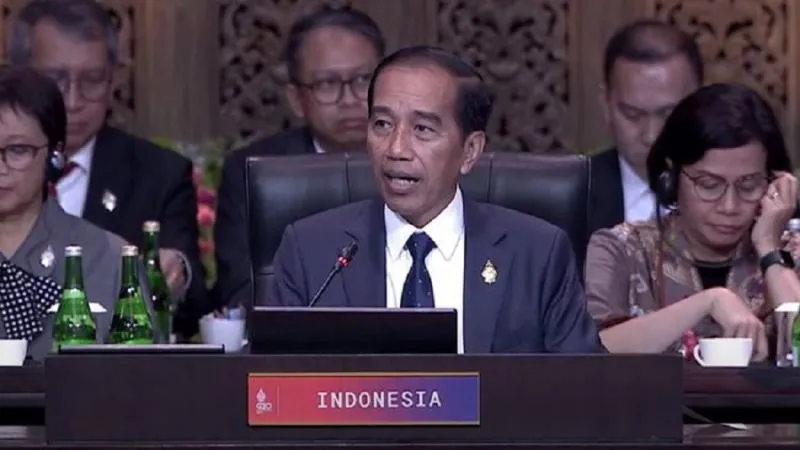 Presiden Joko Widodo (Jokowi) resmi membuka konferensi tingkat tinggi (KTT) G20 di Bali pada Selasa (15/11). (Tangkapan layar youtube Sekretariat Presiden)