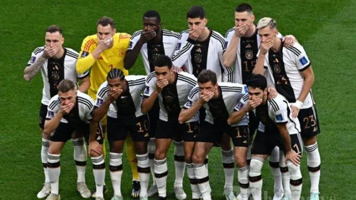 Timnas Jerman lakukan aksi tutup mulut (Net)