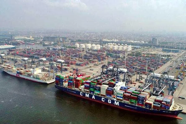 Pelabuhan Global  macet parah Foto :ekonomi.bisnis.com